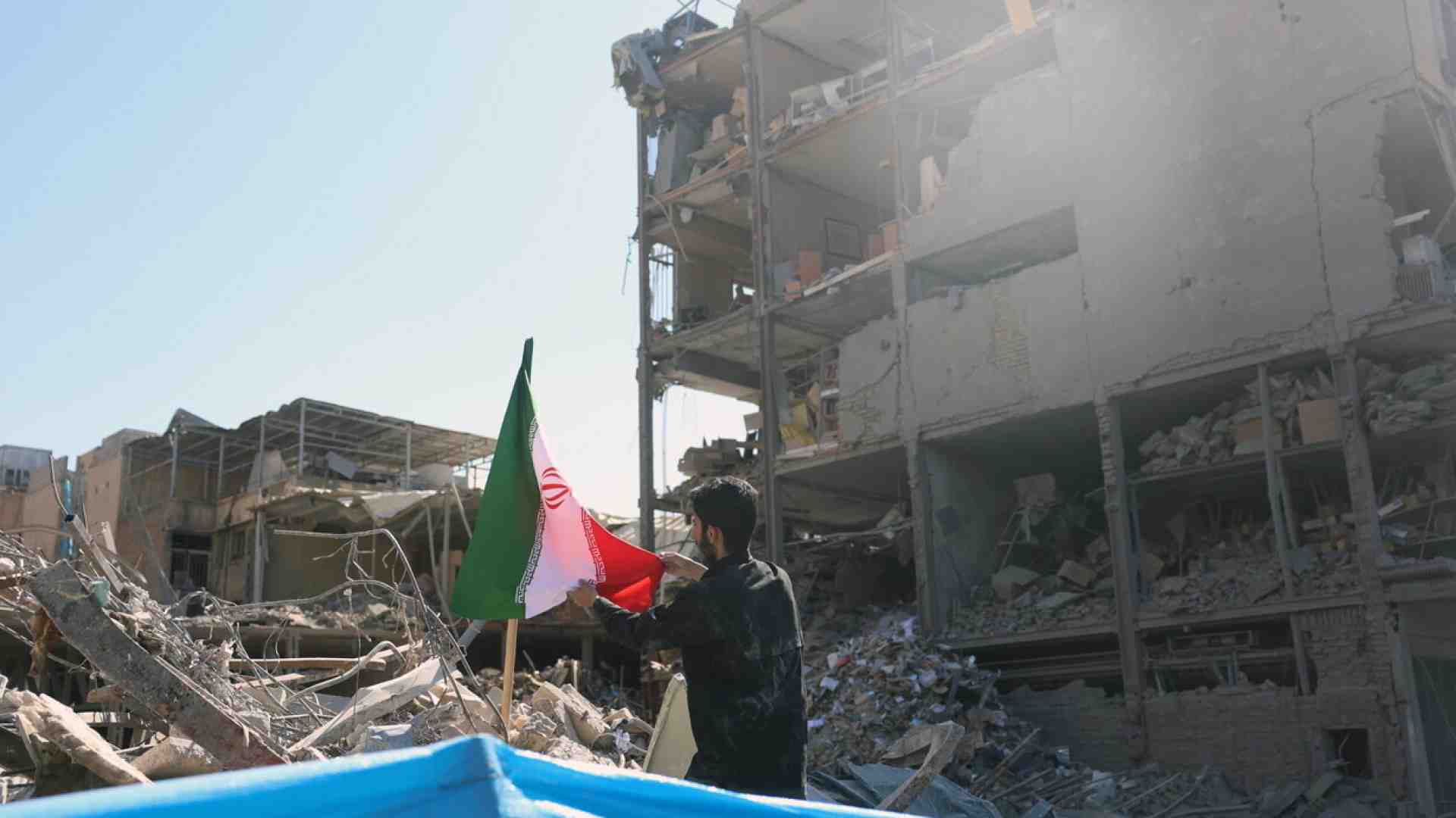 Essere antifascisti oggi significa augurarsi un Iran libero