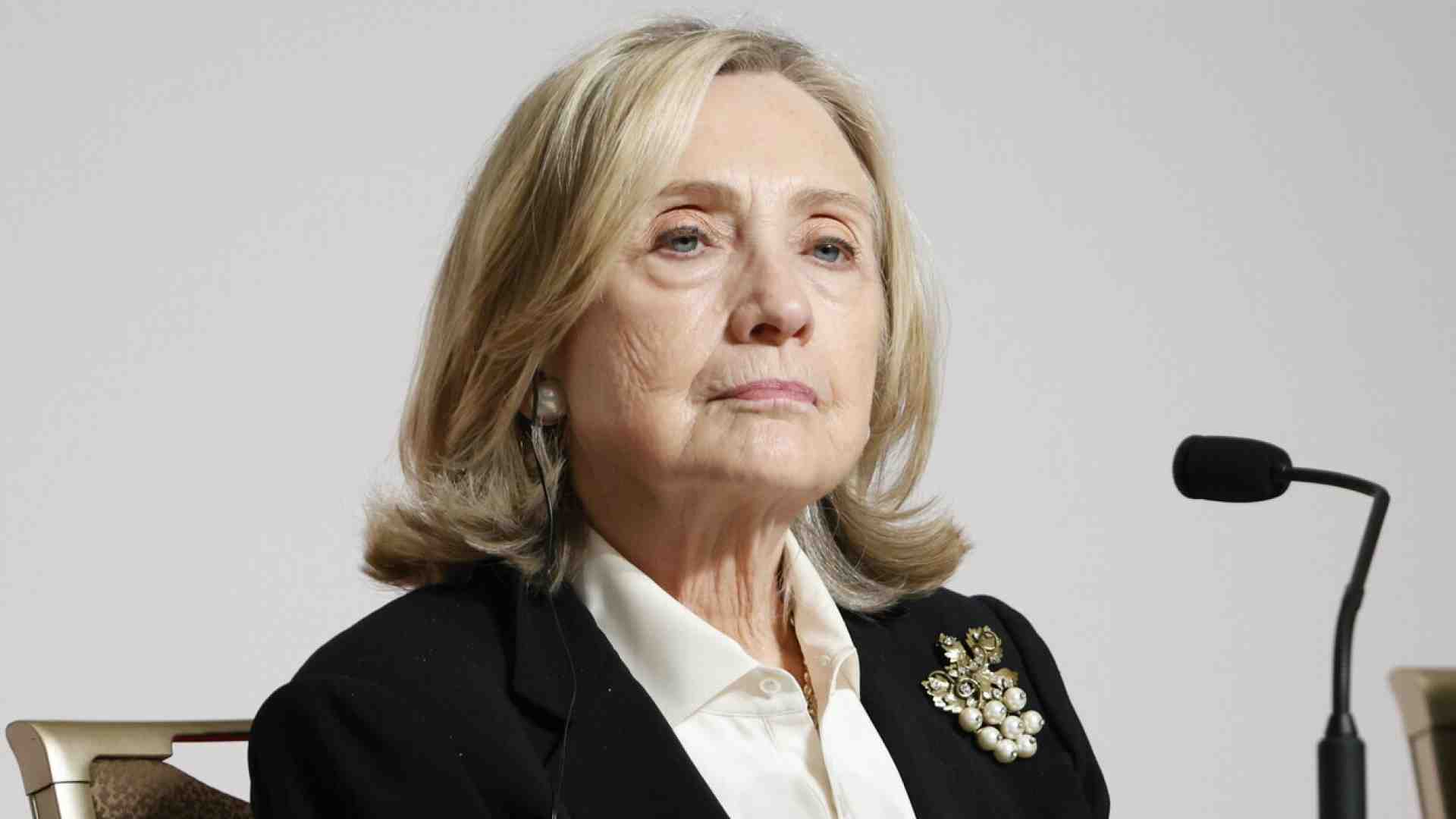 Cazzotti alla Hillary Clinton: ne ha per tutti
