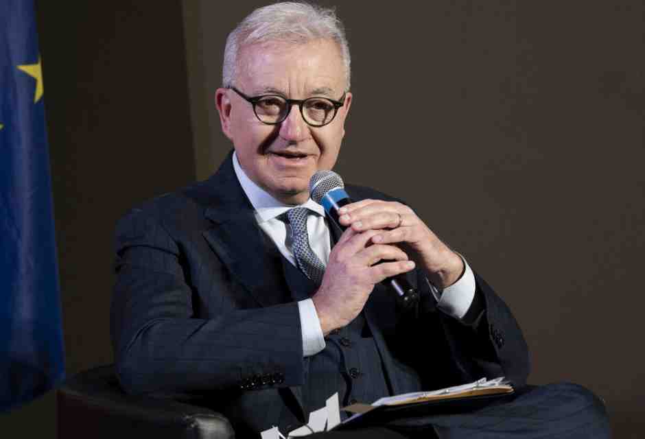 Mantovano: "Crosetto bloccato a Dubai? I servizi di intelligence non monitorano i ministri"