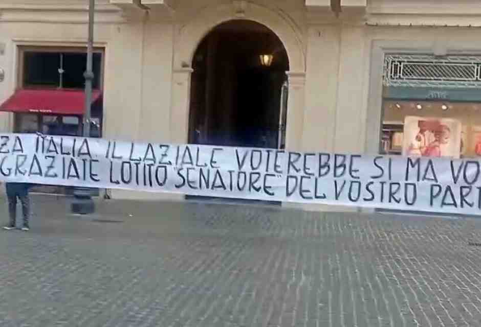 La protesta dei tifosi della Lazio contro Lotito ci dice qualcosa sullo stato della nostra democrazia