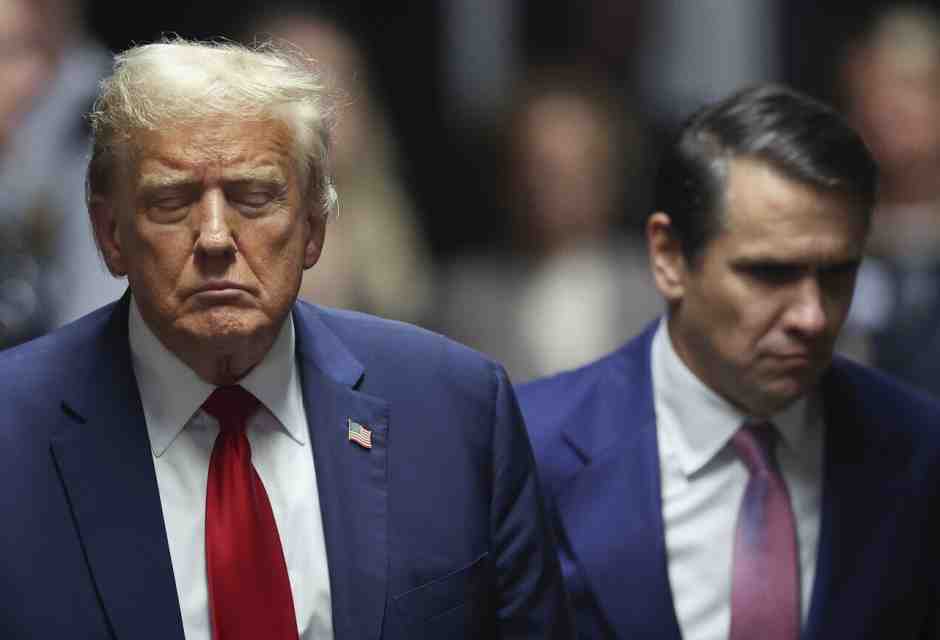 Trump dorme in piedi e sogna la guerra “for ever”