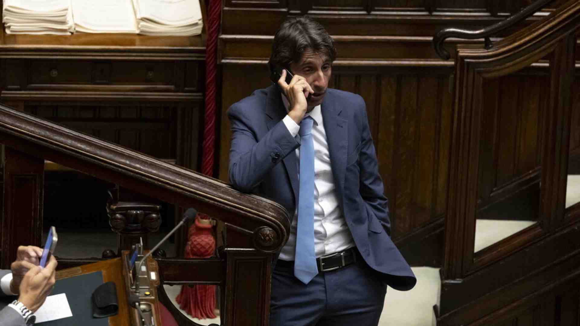 FdI si fa la sua maratona oratoria per il Sì (con Meloni). FI invece va nelle stazioni