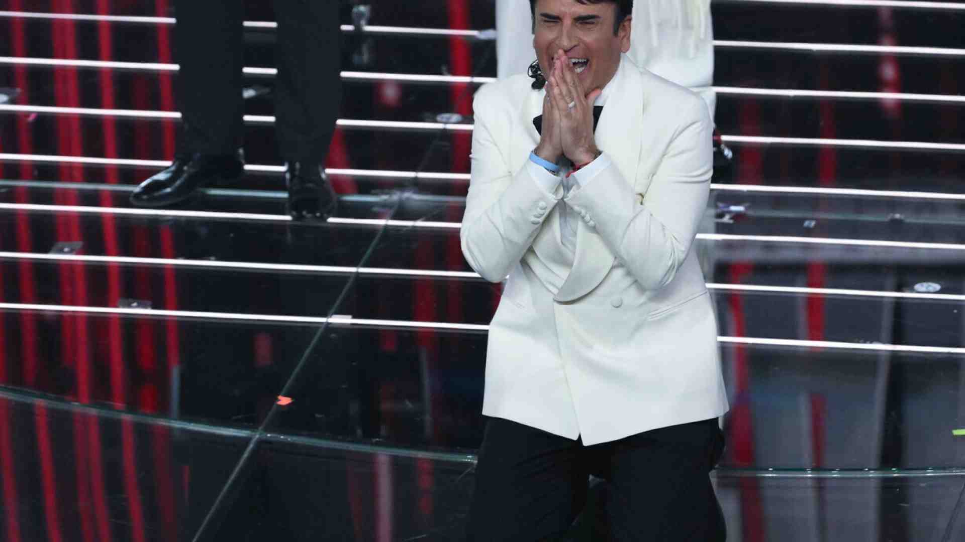 Ma quale kitsch. Sal Da Vinci sa giocare coi luoghi comuni del romanticismo