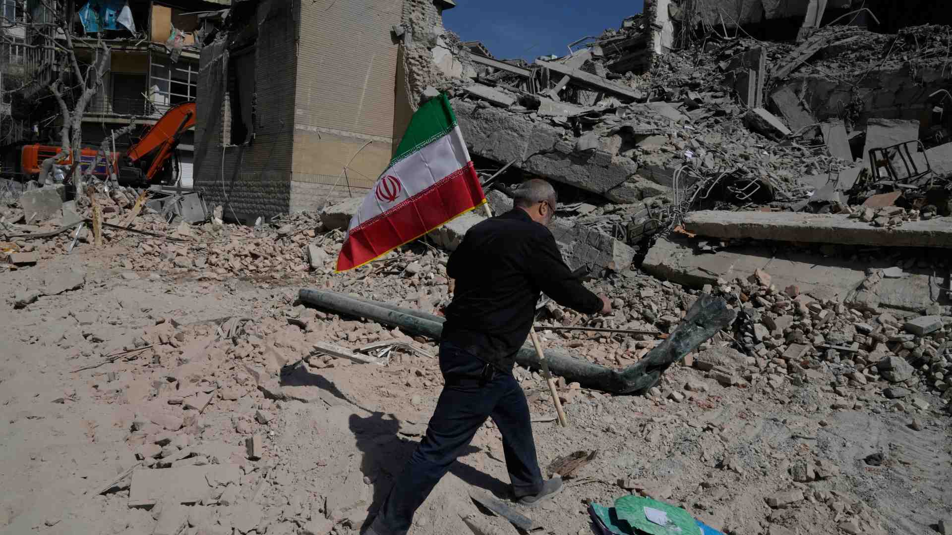 L'America affonda una fregata iraniana. Le difese Nato abbattono un missile diretto in Turchia