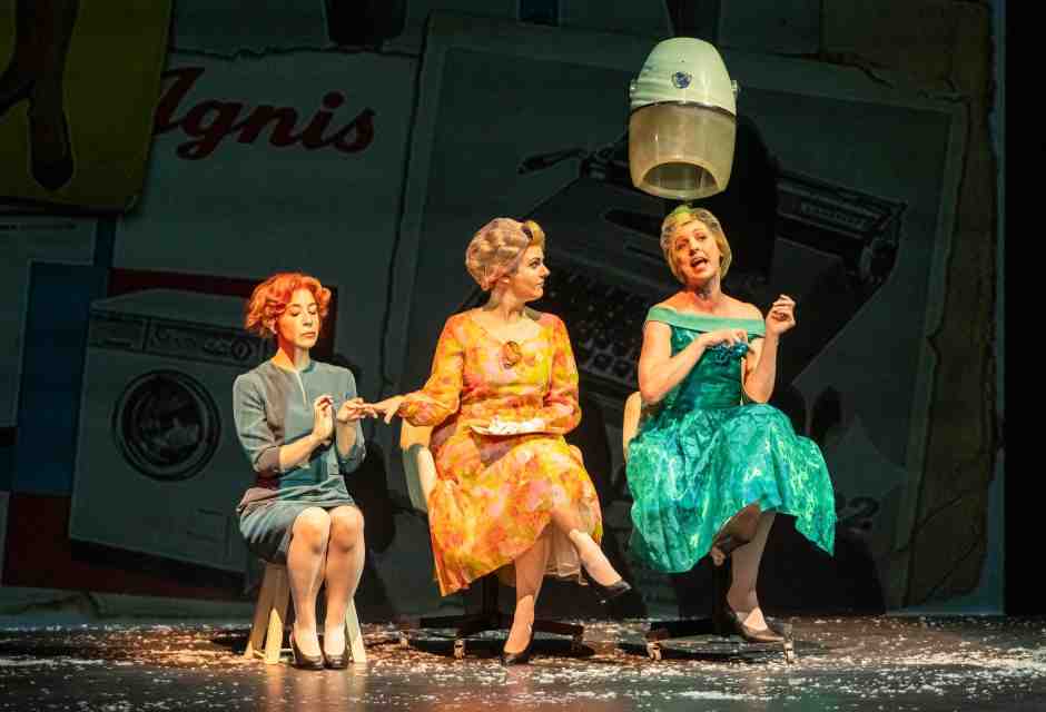 Un miracolo di estetica milanese. Chiacchierata con il costumista Gianluca Sbicca e con Silvia Zavattini