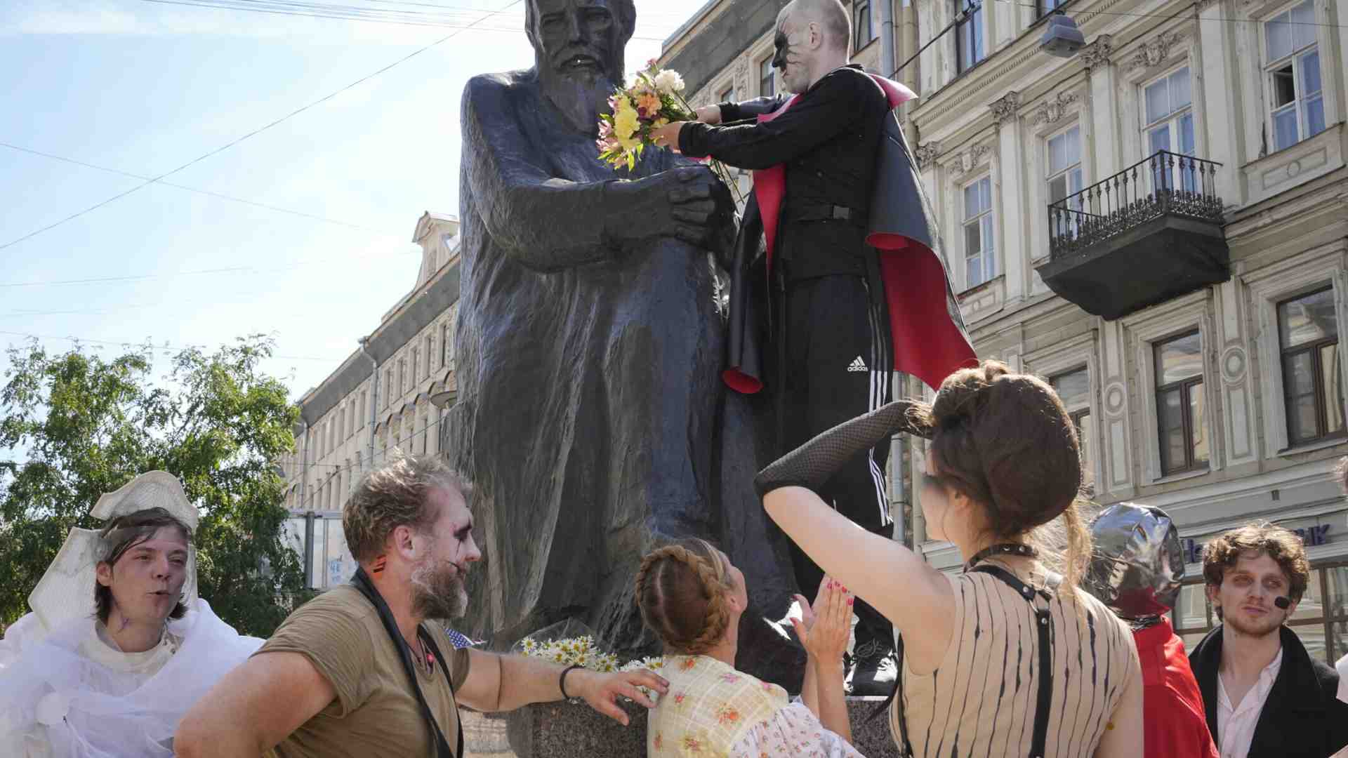 La gratitudine è morta, e non possiamo nemmeno dedicarle una preghiera