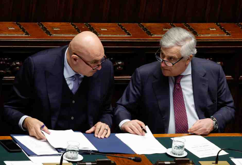 Crosetto: “L'attacco in Iran è fuori dal diritto”. Il Pd tenta una mediazione. Guerini e Renzi: “Come si fa a dire no su Cipro?”