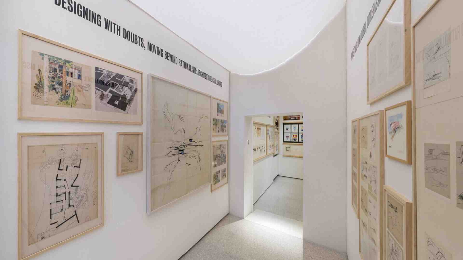 Ettore Sottsass, genio senza posto fisso. La mostra a Pistoia