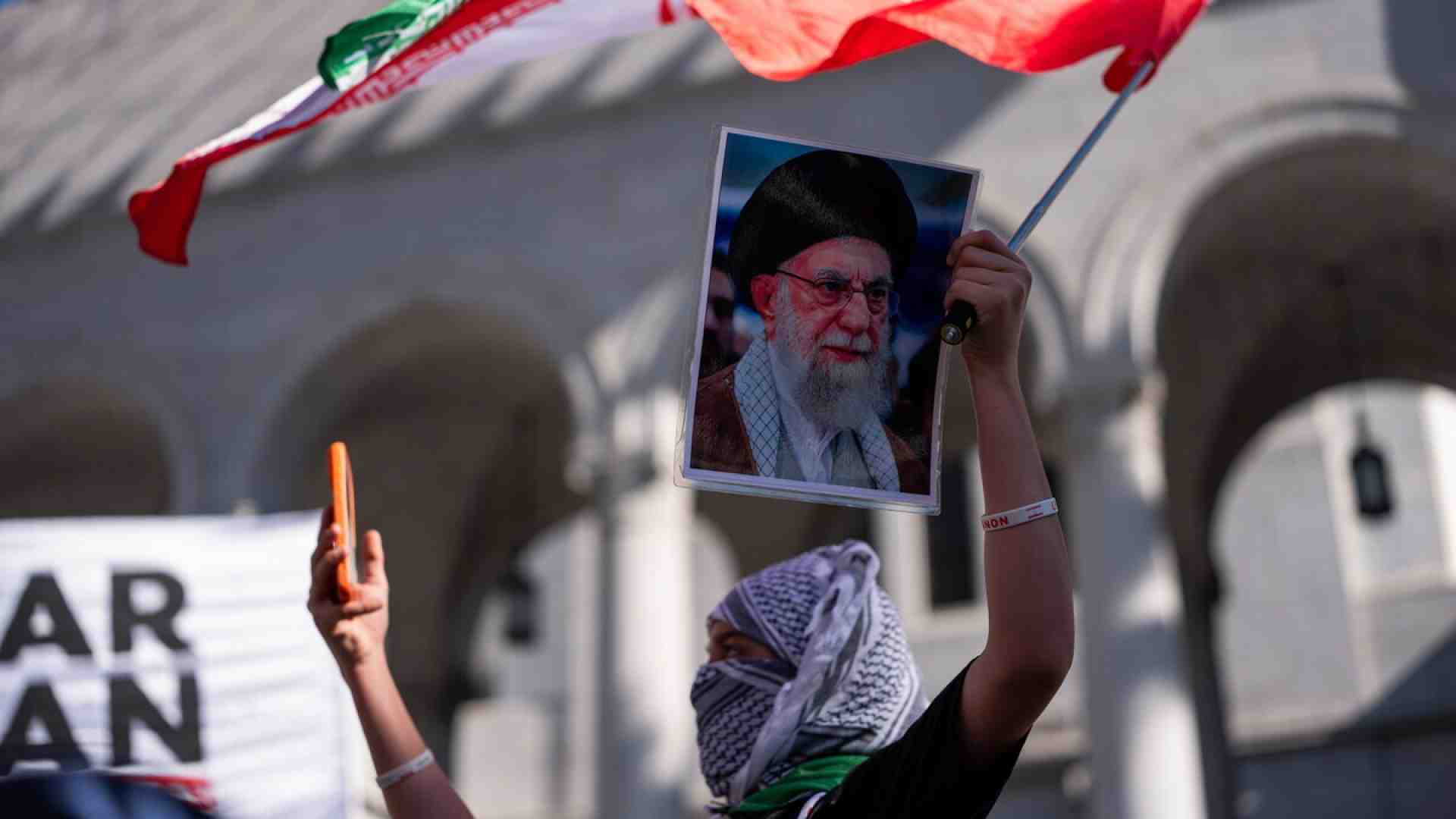 “Un fantasma si aggira in occidente: l’imbecille antimperialista”. Intervista al giornalista inglese Brendan O’Neill