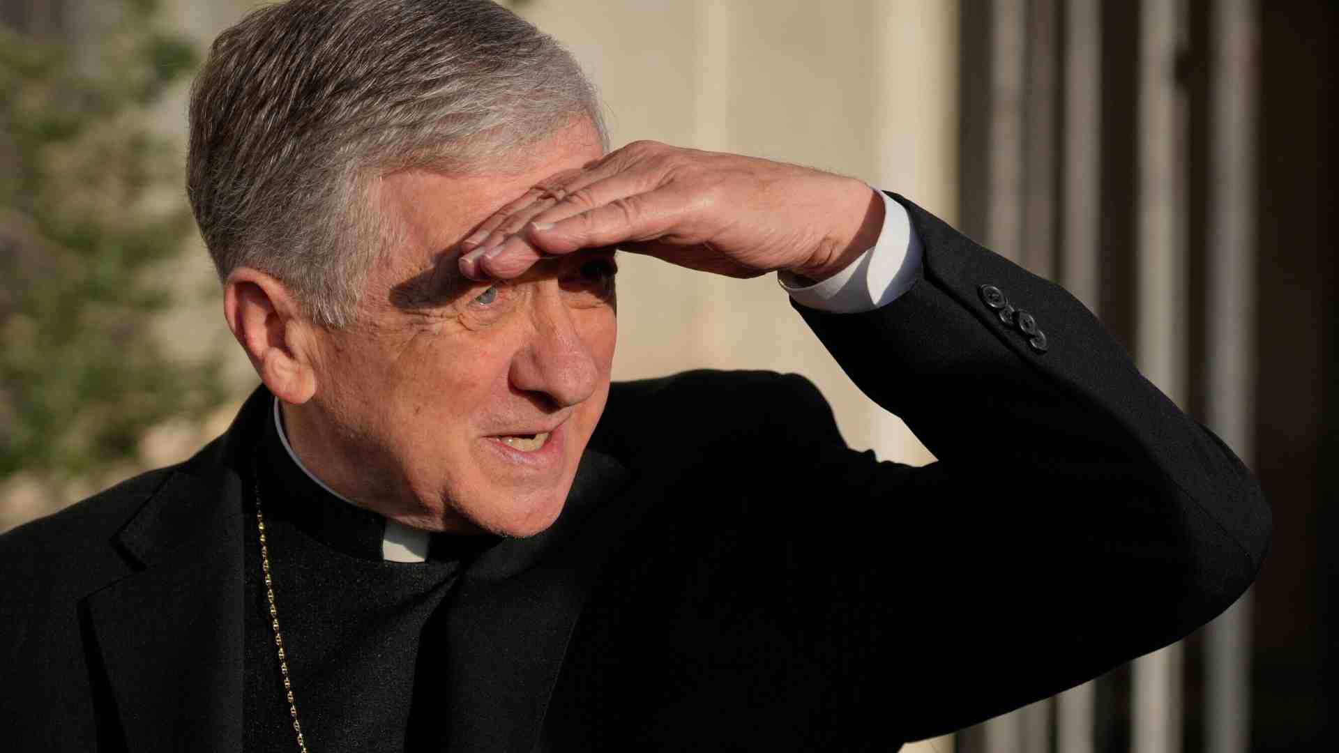 Il cardinale di Chicago attacca Trump, ma in America aspettano che parli il Papa