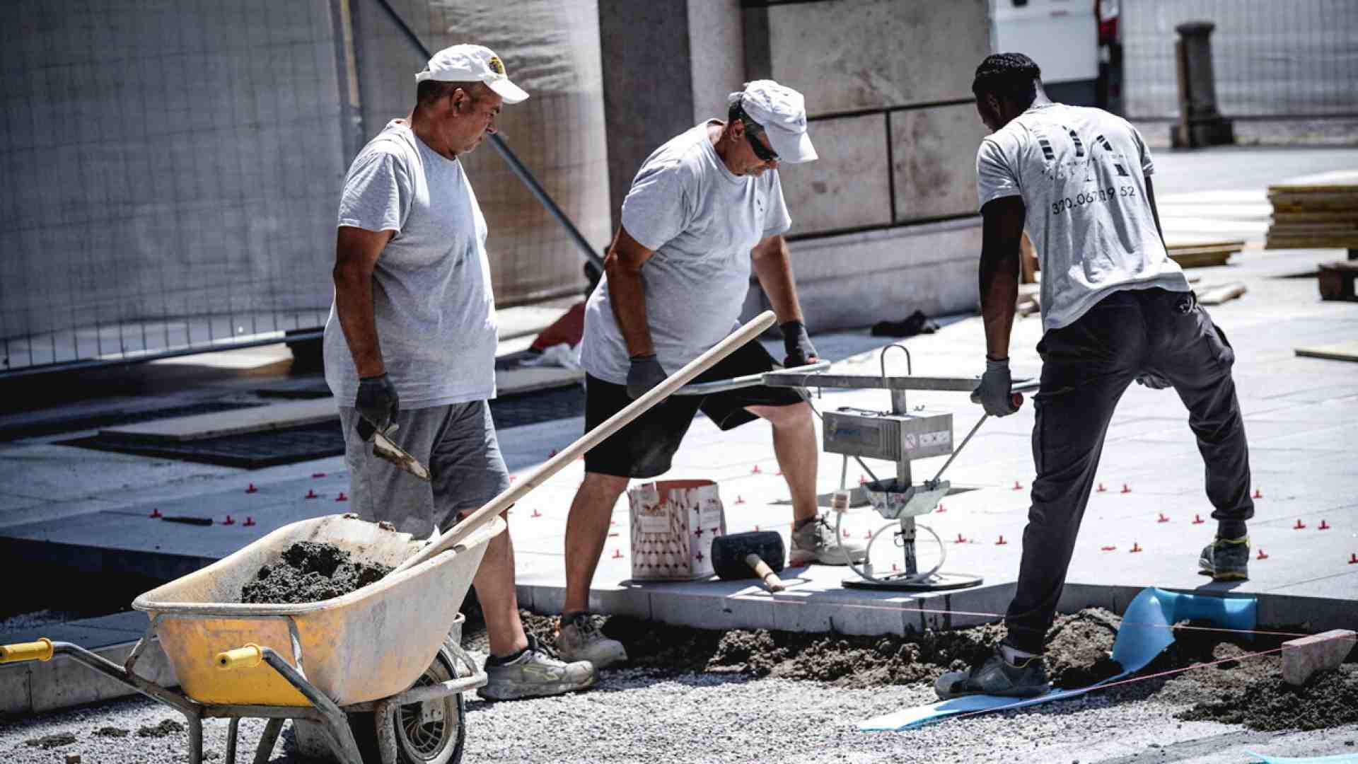 L’Istat mostra occupazione ancora in crescita, ma lo choc energetico riporta cautela