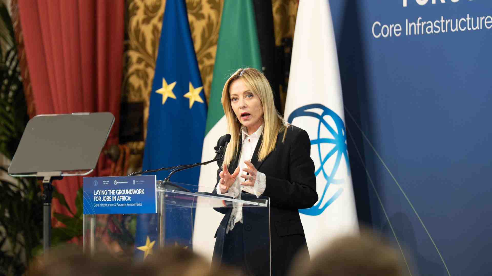 Meloni vuole le accise mobili ma il decreto in Cdm slitta. I conti del Mef e la cabina di regia al Mimit