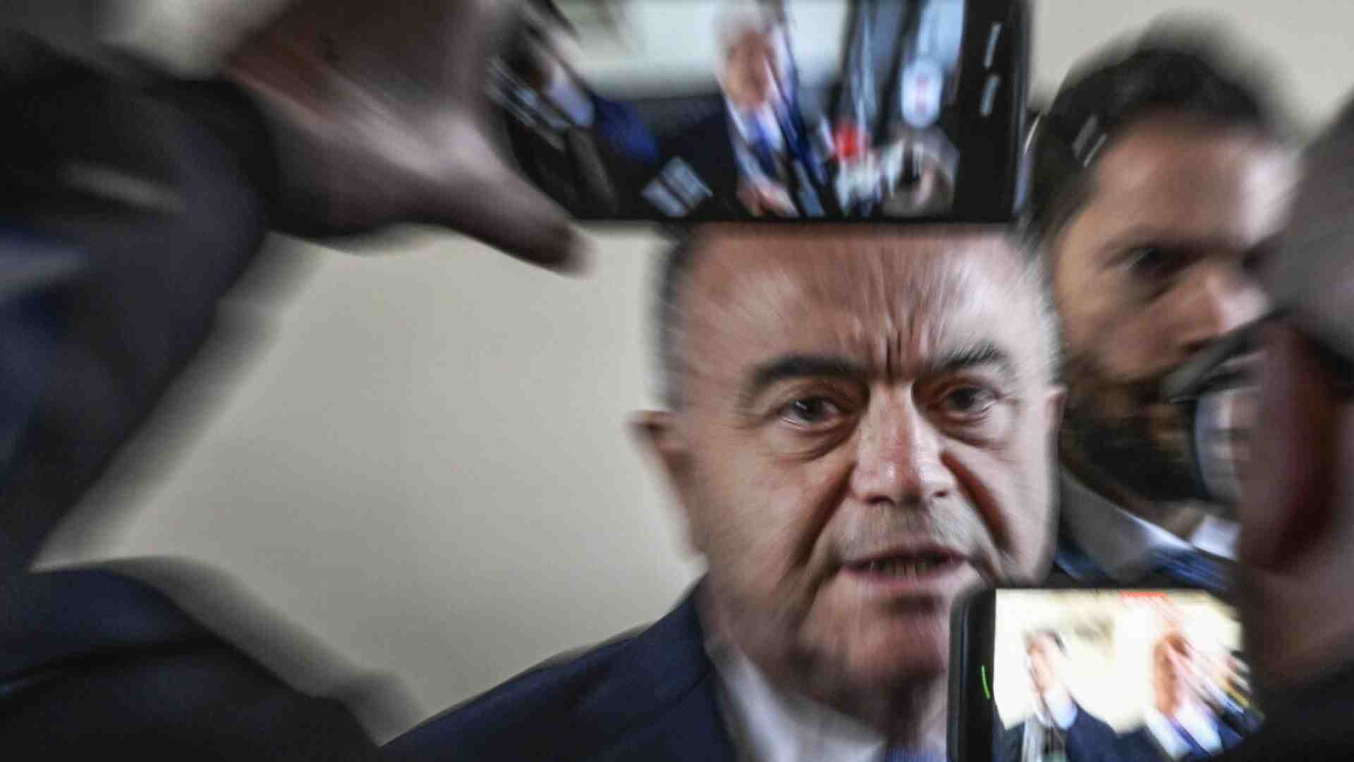 Gratteri arruola Sal Da Vinci nel fronte del No senza accorgersi di aver citato di nuovo un meme falso