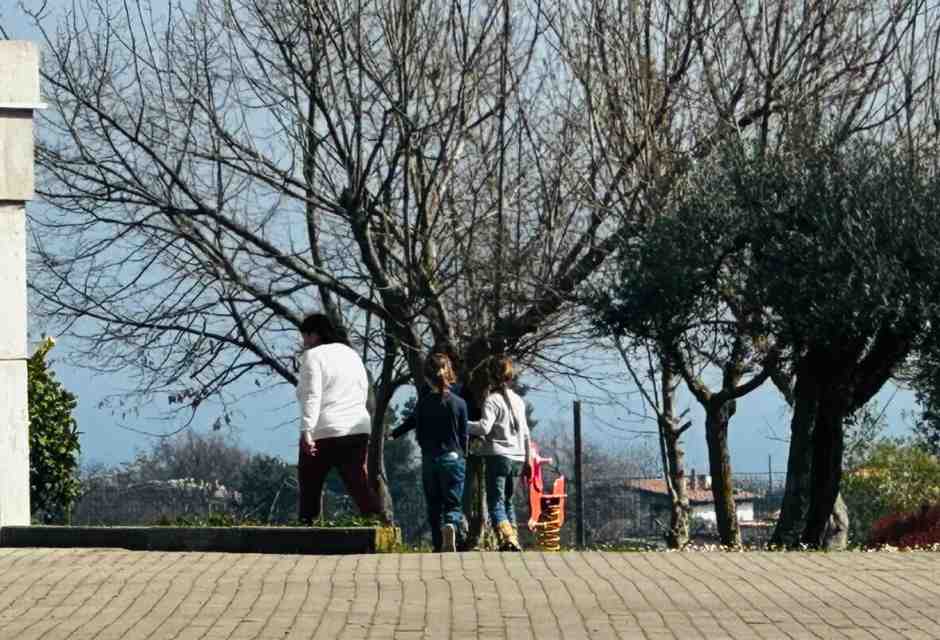 Votate No perchè odiate Meloni? Abbiate almeno pietà dei bambini nel bosco