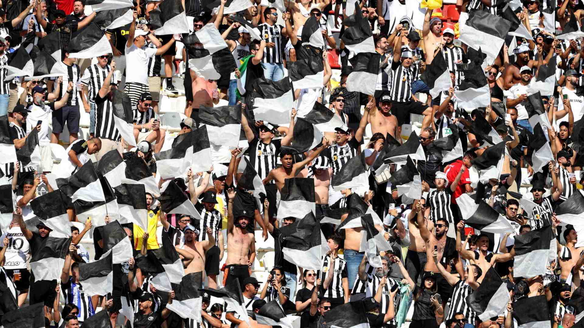 La partita Cruzeiro-Atletico Mineiro è il nuovo capitolo della guerra mondiale a pezzi