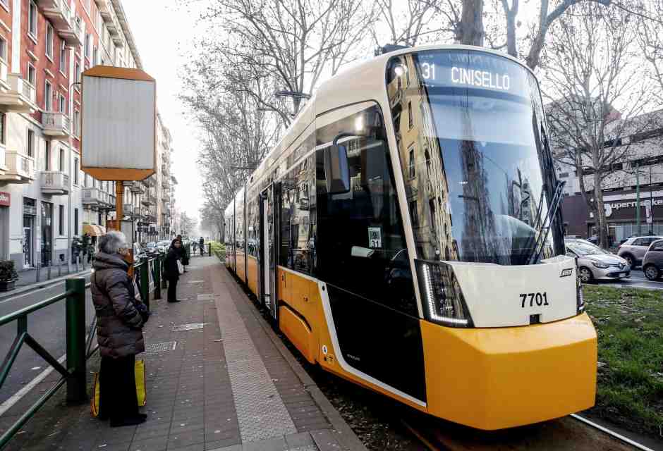 Attaccati al tram, che resta un mezzo ottimo per muovesi in città
