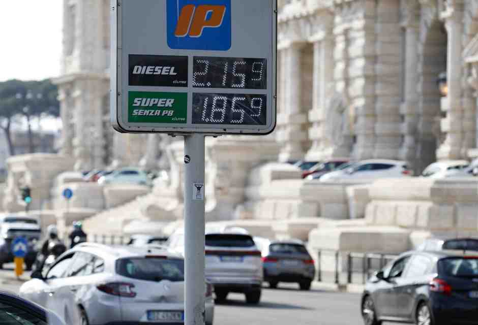 Come è fragile l’idealismo pacifista che si affida a quanto costa fare il pieno di benzina