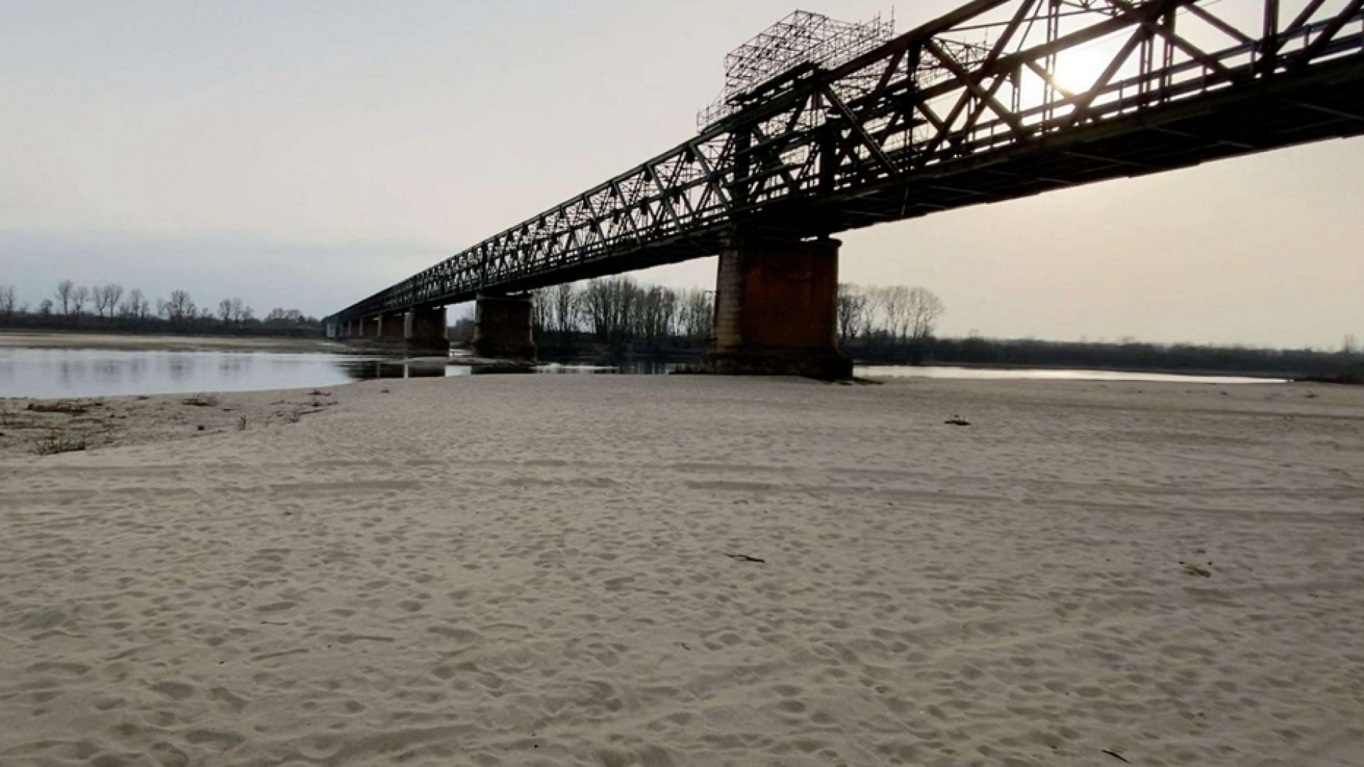 Dove avanza il deserto in Italia. La siccità colpisce a Nord e a Sud