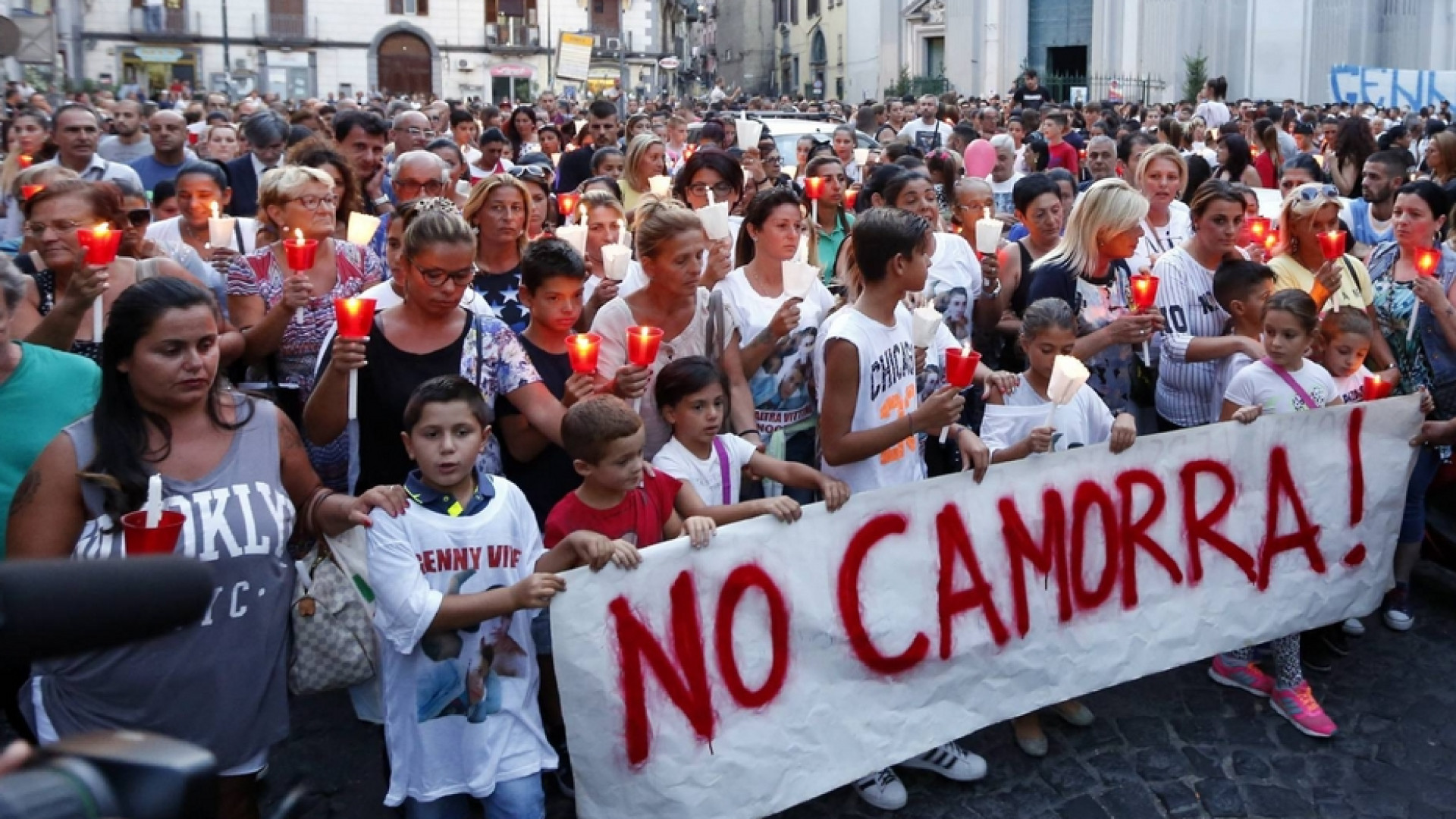 Il vescovo: «Sulla camorra la Chiesa non tace. Ma non incide sui modelli»