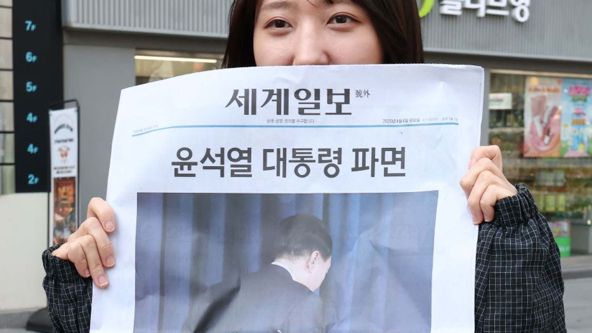 Rimosso il presidente Yoon, lui si scusa. Elezioni entro due mesi