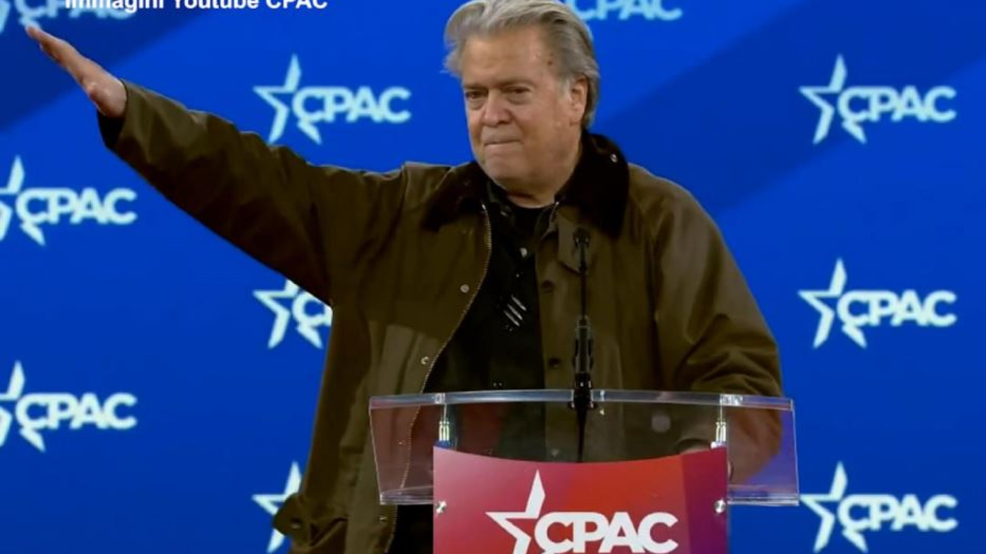 La premier Meloni sorvola sul braccio teso di Bannon