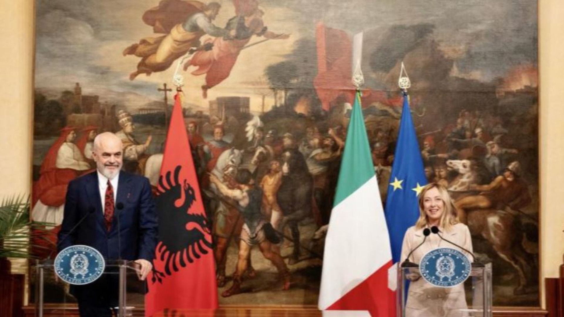 Sì del Cdm all’intesa con Tirana per portare i migranti in Albania