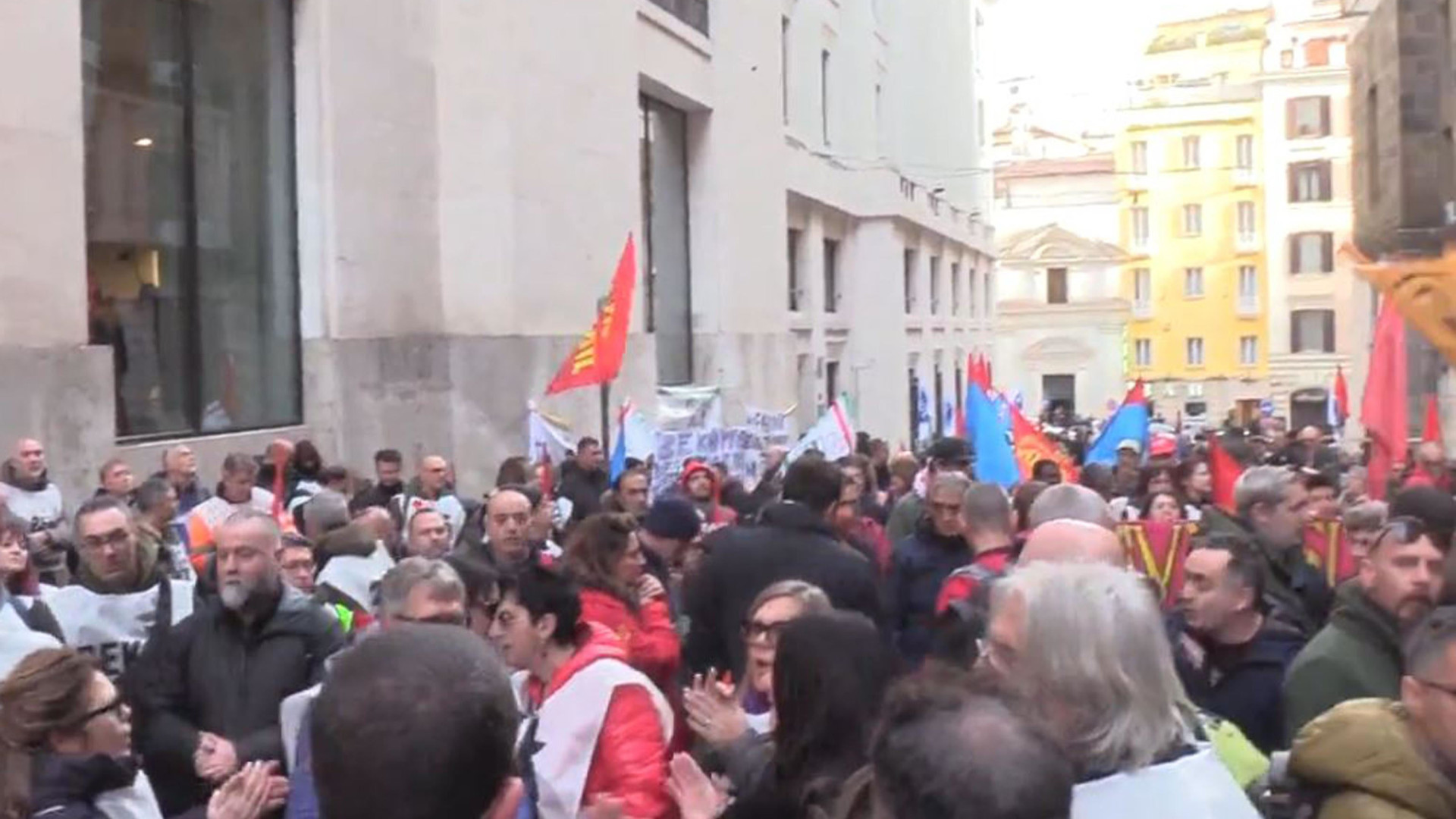 Vertenza Beko, 700 esuberi in meno e nessun licenziamento