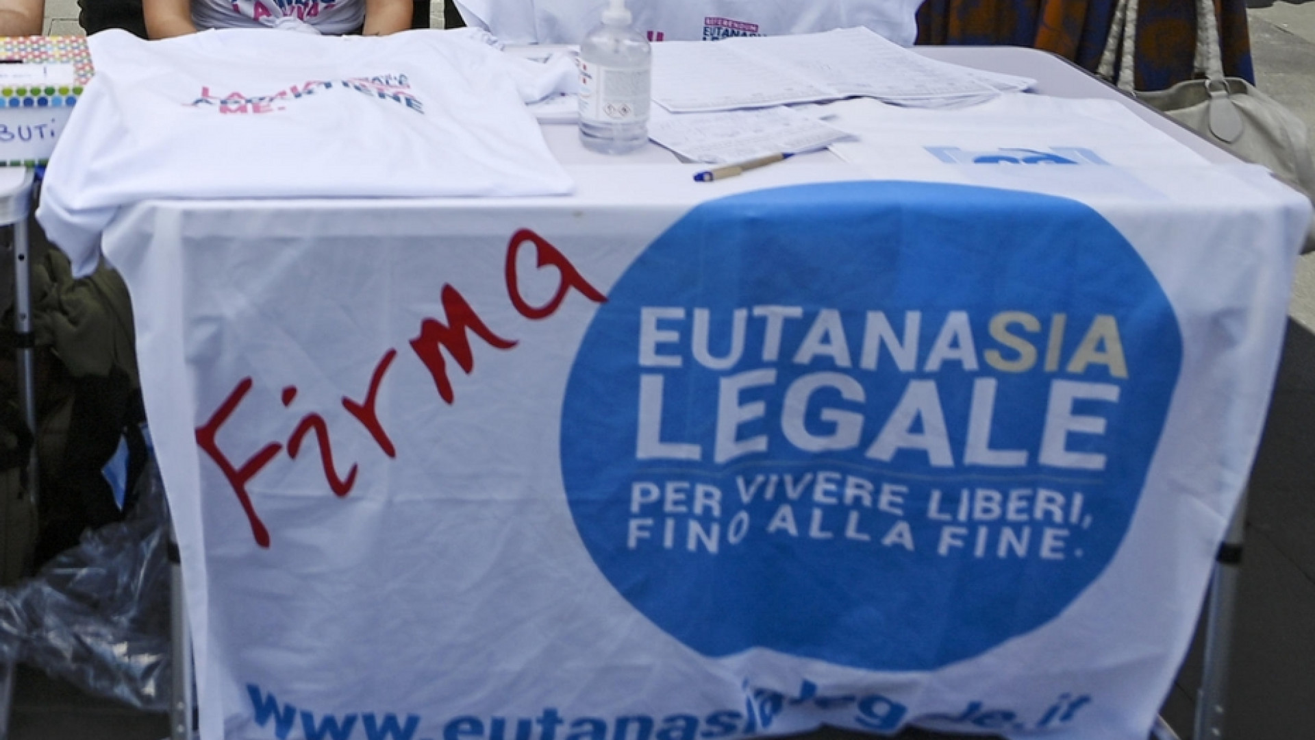 Giustizia, eutanasia, cannabis: gli 8 referendum