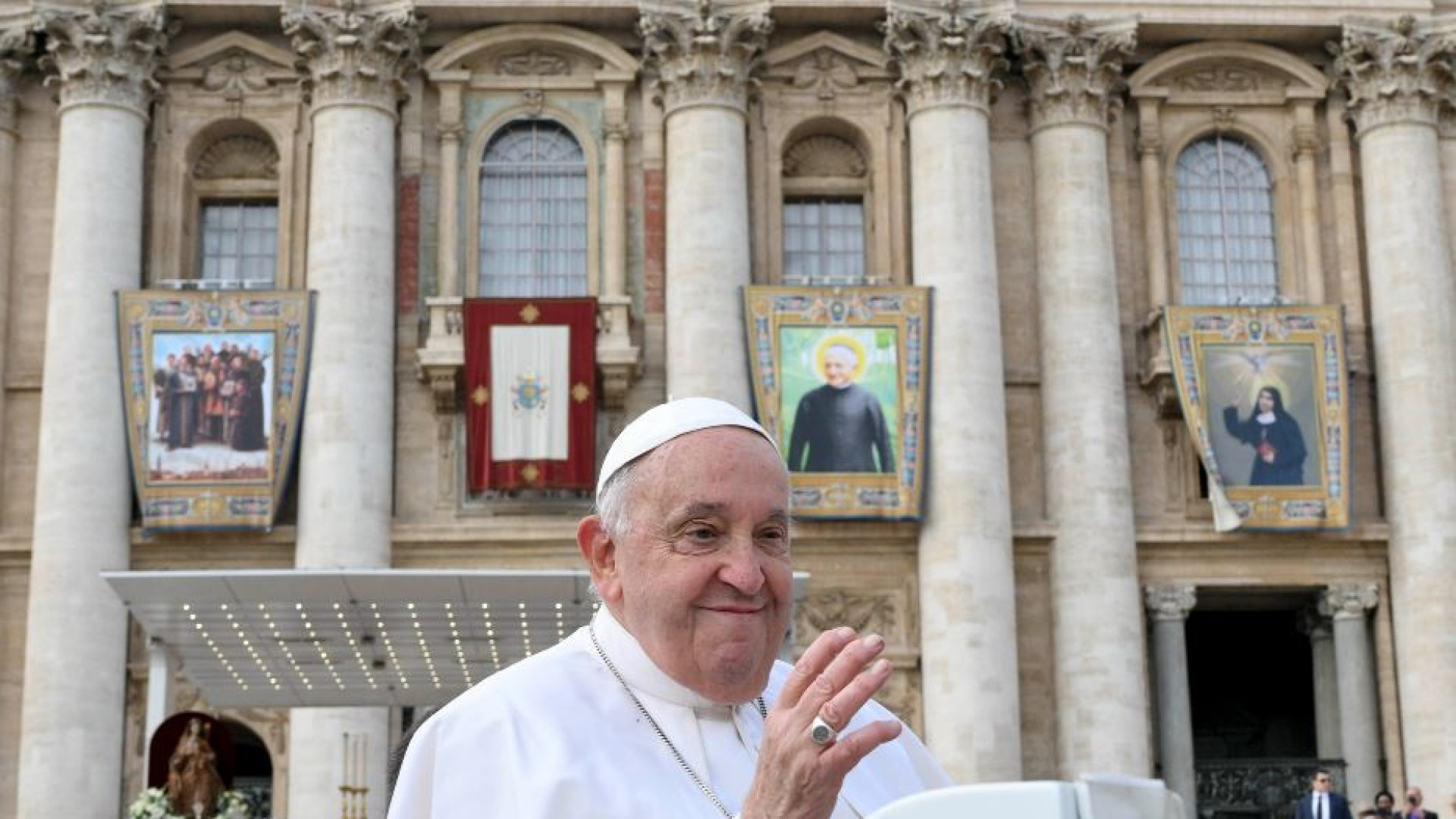 Papi, missionari, donne: tutti i (942) santi di Francesco