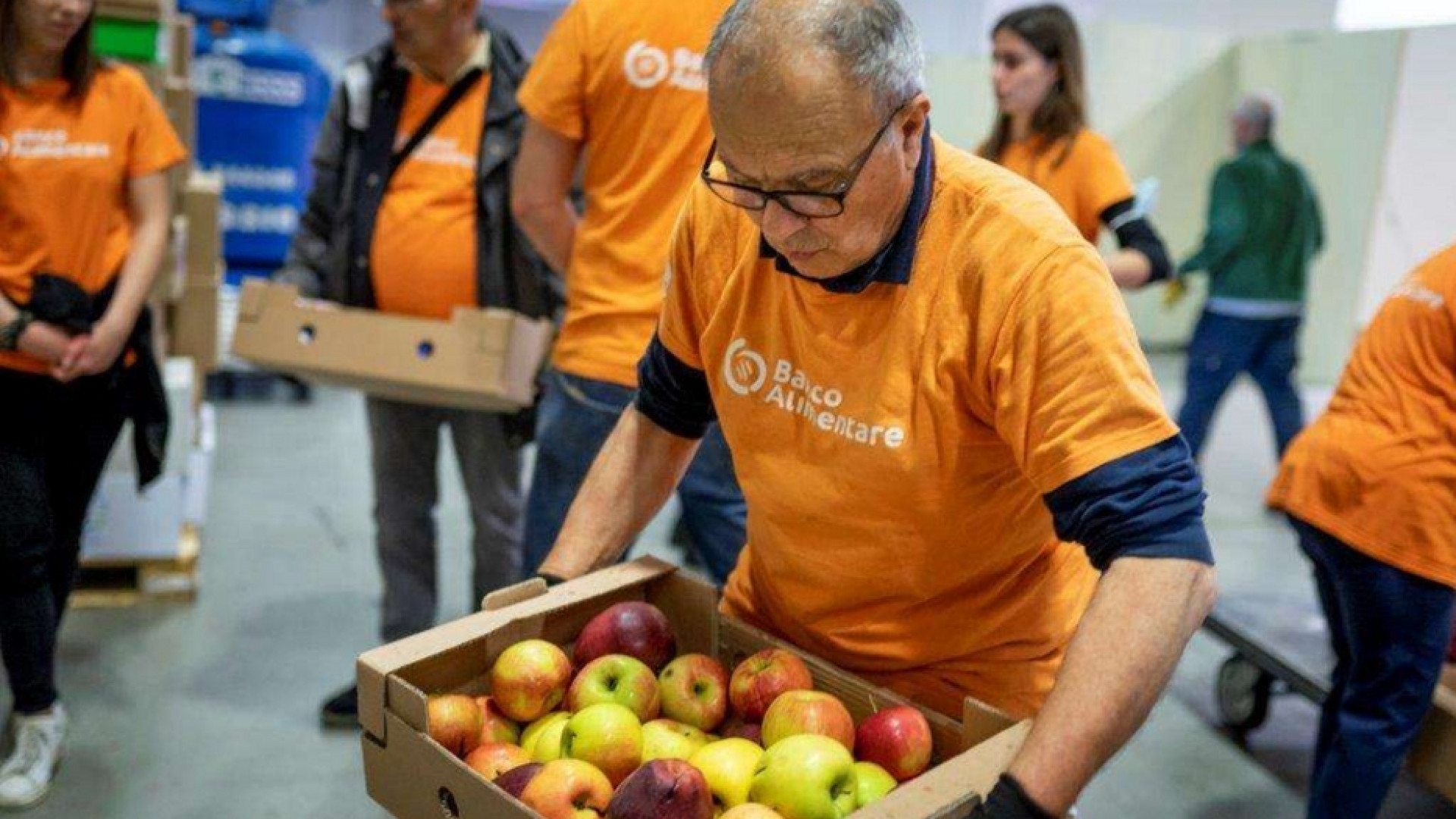 Aumentano i poveri ma cibo e aiuti sono a rischio. Terzo settore in difficoltà